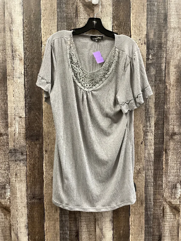 women's T-shirts with body-hugging designsGrey Top Short Sleeve Suzanne Betro, Size L