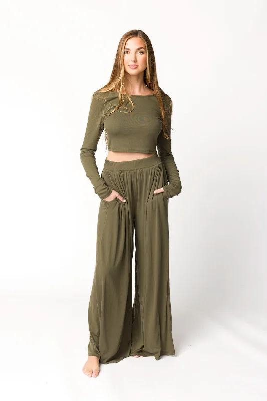 The London Long Sleeve Crop Top and Pants Set in Olive