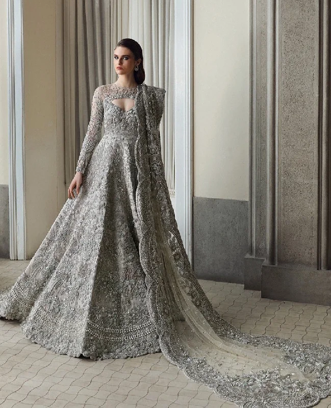 women's flowy dressesPakistani Bridal Walima Dress in Gown and Dupatta Style